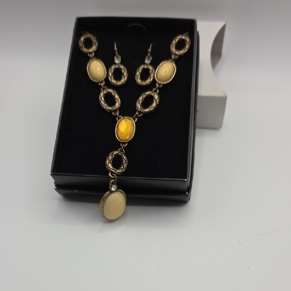 Avon Gold and Yellow Necklace Set